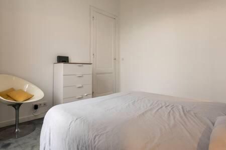 Charmant T2 Place De Lerme Bordeaux Exterior photo